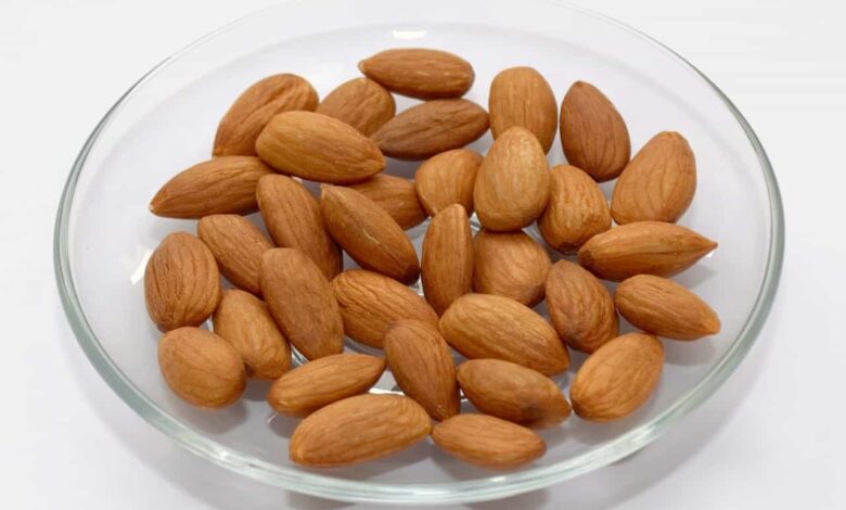 Why You Should Eat Almonds During Pregnancy? Benefits and Safety Tips