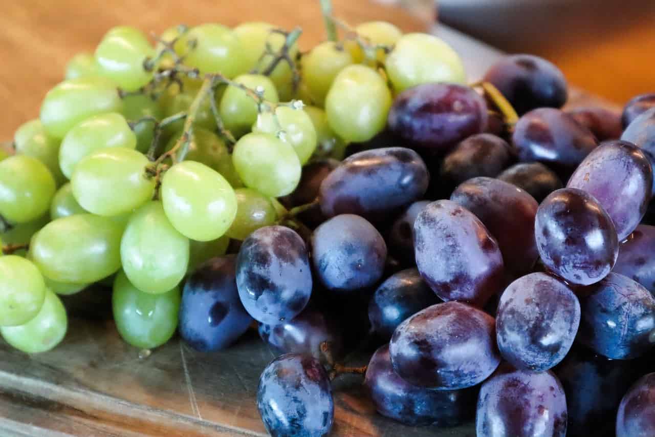 Grapes During Pregnancy 9 Safe Types, Benefits & More