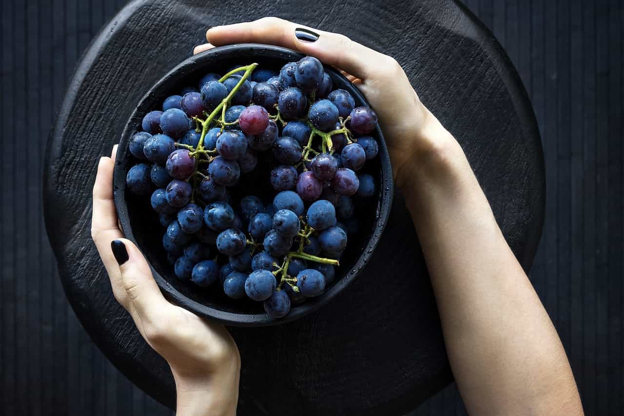 Grapes During Pregnancy 9 Safe Types, Benefits & More