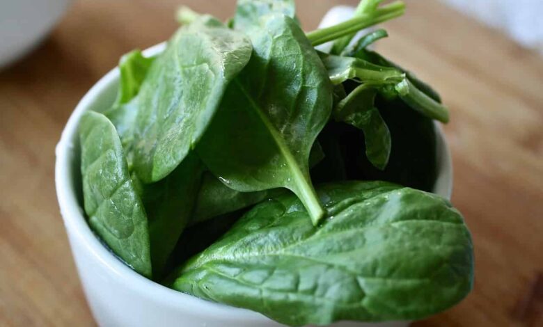 Spinach During Pregnancy: Health Benefits And Side Effects
