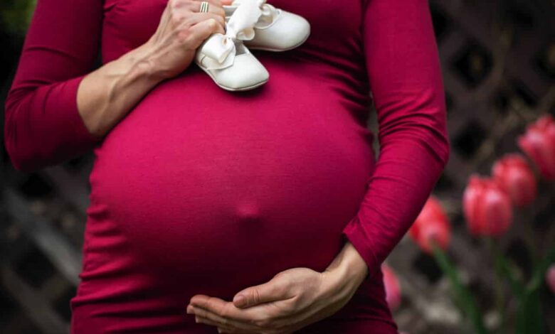 9 Months Pregnant: Diet, Symptoms, Baby Development | A Whole Pregnancy Tips
