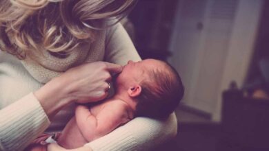 Breastfeeding While Pregnant What You Should Be Informed, 7 Signs