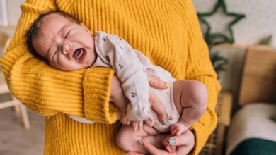 Baby Crying While Breastfeeding Reasons and Tips